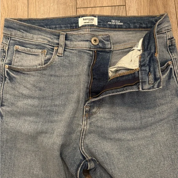 Kensie Frayed Hem Blue Jeans - Picture 2 of 4